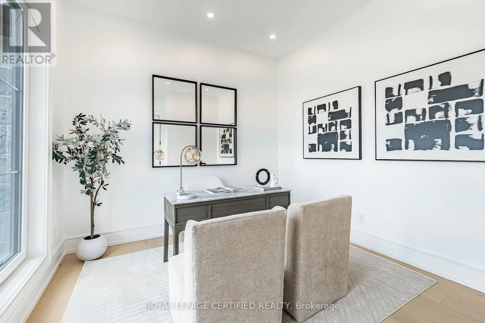 Photo 32